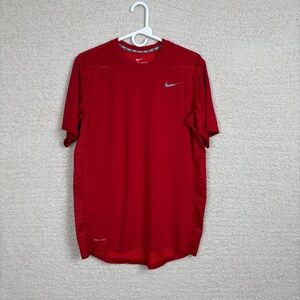 Nike Shirt Mens Medium Red Dri Fit Running Breathable Gym Workout‎ Training Top